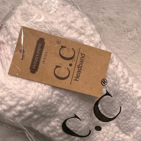 C.C fuzzy lining white headband - Picture 3 of 4